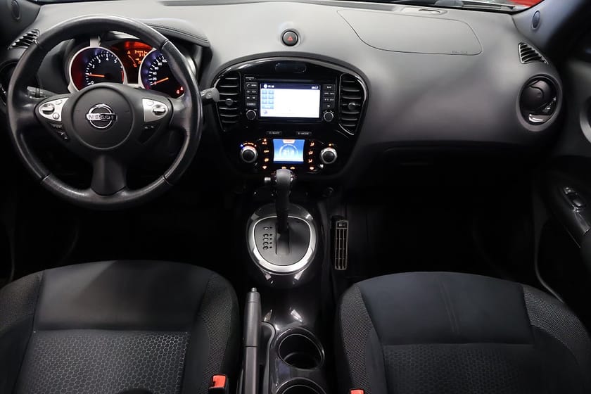 Bild 4 av Nissan Juke 1.6 XTRONIC-CVT N-Connecta V-Hjul M-Värm NyServ 1Ägare