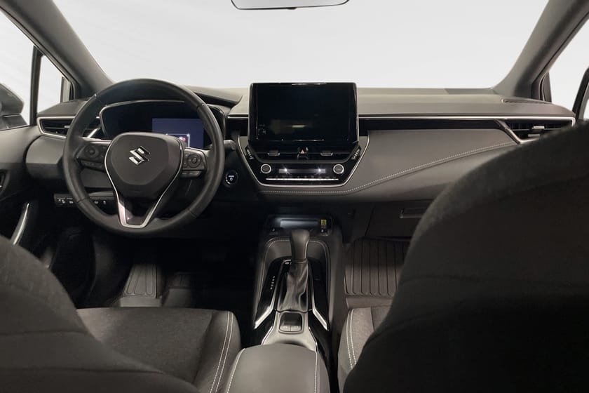 Bild 5 av Suzuki Swace Hybrid 140HK INCLUSIVE