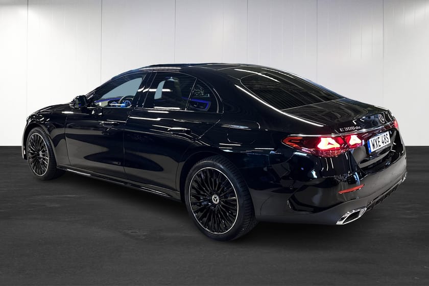 Bild 3 av Mercedes-Benz E 300 d e 4MATIC de 4M | AMG | Burmester | 360 | Pano | Nightpaket | Advanced Plus |