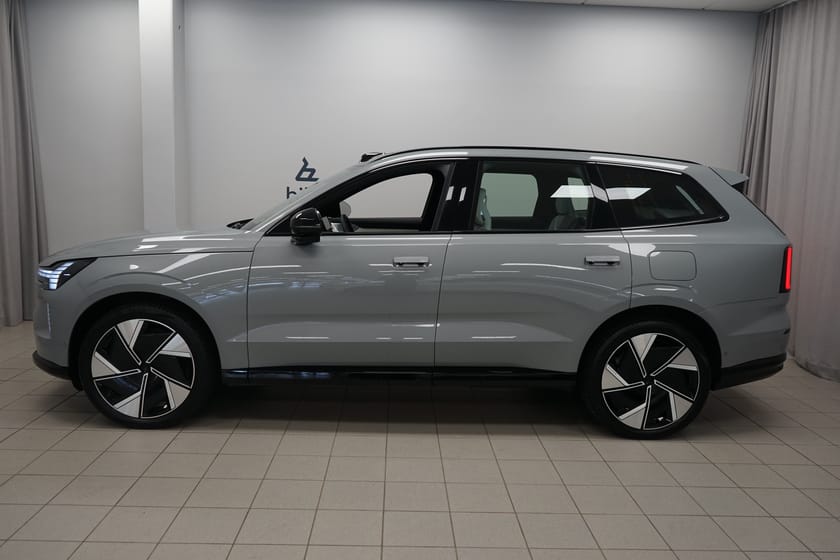 Bild 2 av Volvo EX90 Twin Motor Performance 7-seater Ultra 7sätes | 22" 5-Spoke Aero | Aktiv Chassi Luftfjädring |