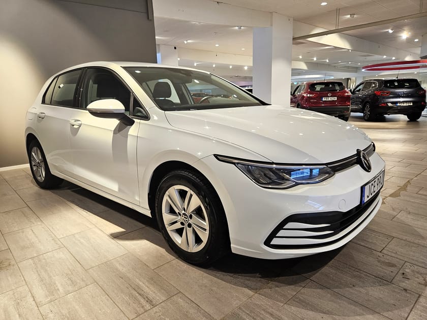 Bild 4 av Volkswagen Golf 1.0 eTSI 110hk | DSG V-hjul Carplay ACC