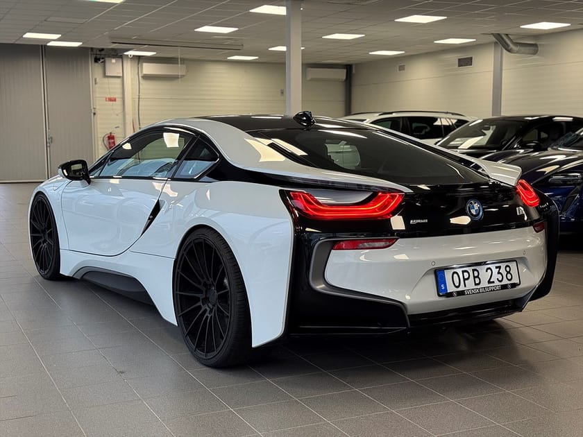 Bild 4 av BMW i8 Plug-In Hybrid AWD B-Kamera Navi H/K HUD GPS 362hk