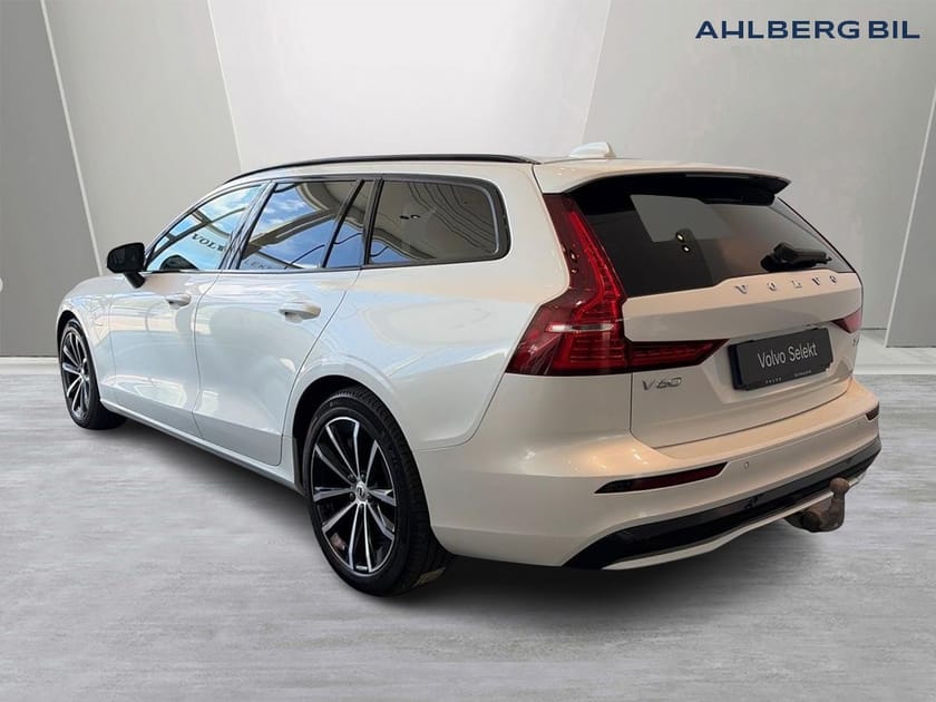 Bild 3 av Volvo V60 T6 Plus Dark Edition. Backkamera, Drag, Navi, Adaptiv farthållare, Tonade rutor.