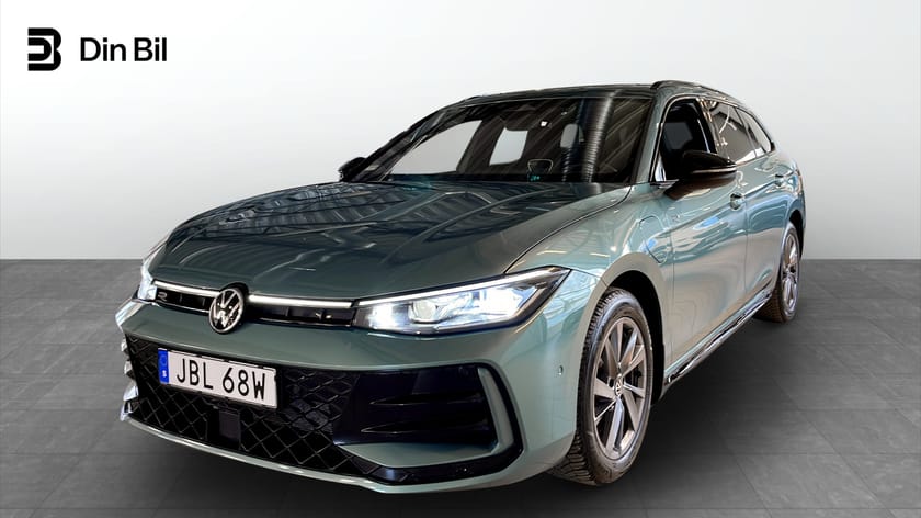 Bild 1 av Volkswagen Passat Variant eHybrid R-LINE 1.5 TSI DRAG B-KAM PANO VÄRM 272 HK