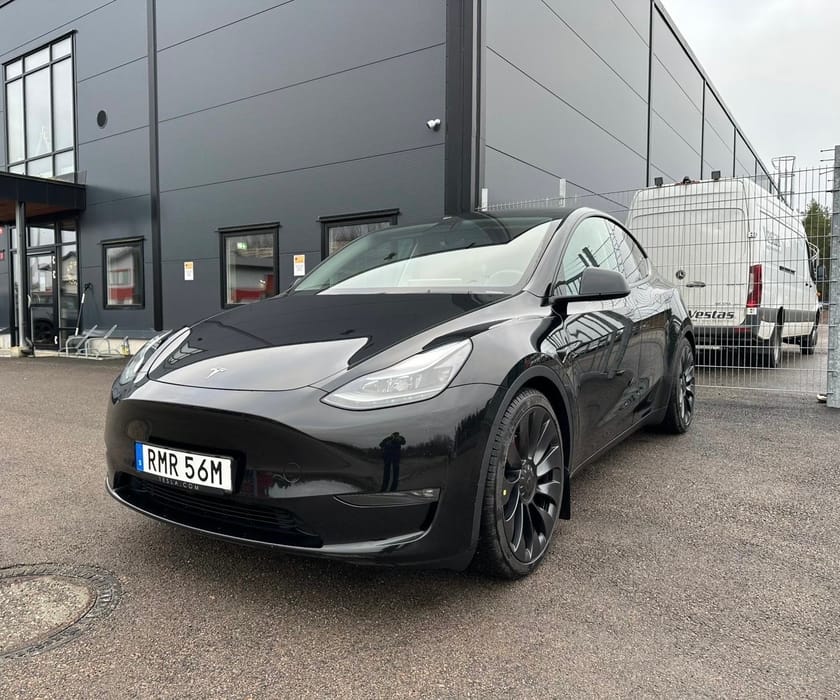 Bild 2 av Tesla Model Y Performance AWD/ Drag/ Moms /