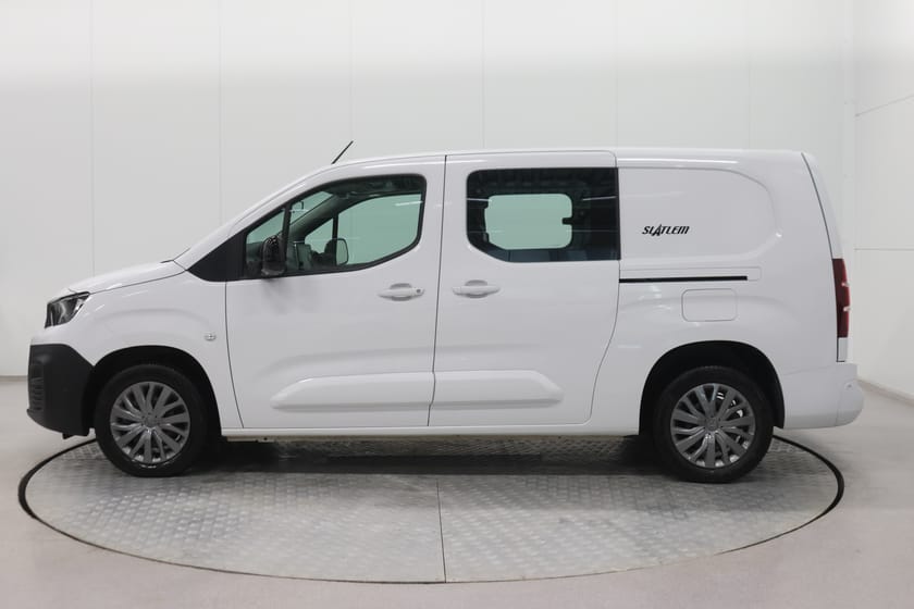 Bilde 2 av Peugeot e-Partner L2 Mester 136hk 50kWh,Cruise,Dab/Navi,Hengerfeste,++
