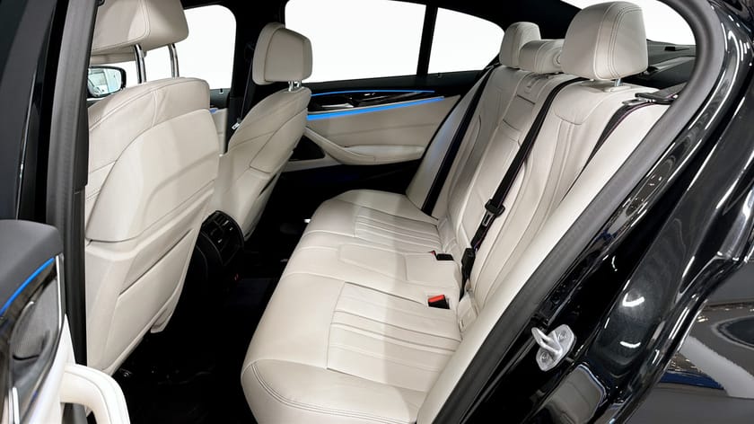 Bild 5 av BMW 530e xDrive Sedan M Sport DAP H/K HUD Komfortstolar LED