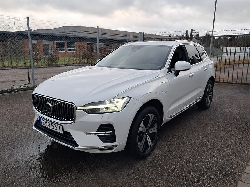 Bild 3 av Volvo XC60 T6 Recharge Core Edition plug in AWD 350HK 4x4 Panorama
