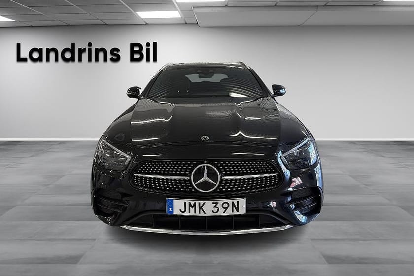 Bild 2 av Mercedes-Benz E 220 T d 4MATIC Kombi AMG-Line Pano Drag Värmare