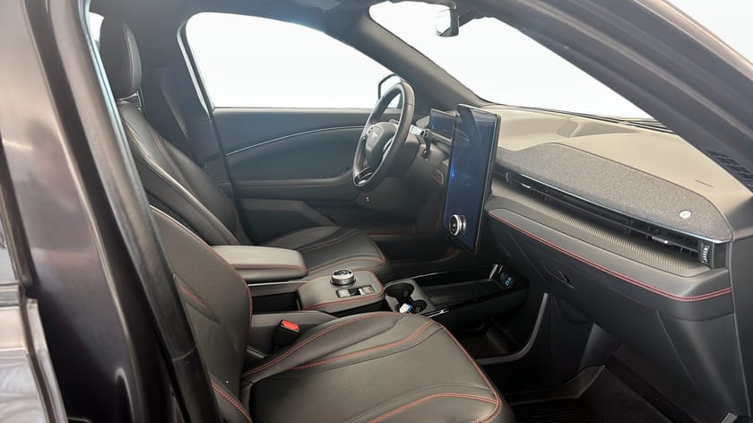 Bild 3 av Ford Mustang Mach-E Standard Range AWD SR AUT / TEK PAKET+ / PANO