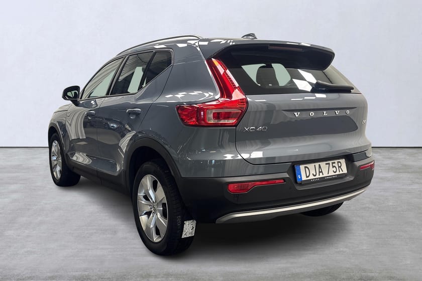 Bild 4 av Volvo XC40 B4 FWD Bensin Momentum Advanced Edt
