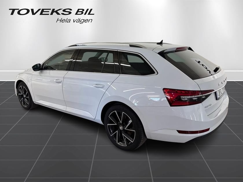 Bild 3 av Škoda Superb Kombi STYLE 2,0 TDI 200 HK I Drag