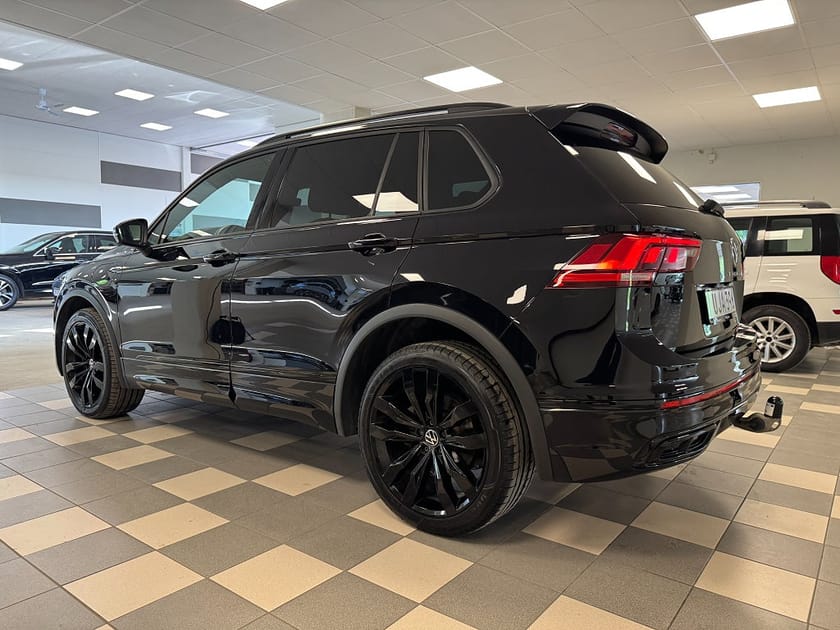 Bild 5 av Volkswagen Tiguan eHybrid 1.4 TSI Black Edt R-Line Cockpit Drag Navi 245H