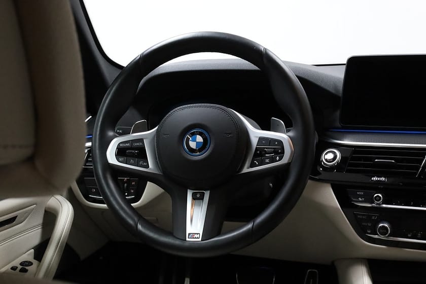 Bild 5 av BMW 545e xDrive Sedan 545 | M Sport Pro | Innovation | Komfortstol
