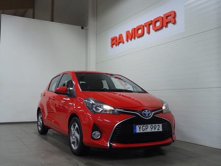 Toyota Yaris Hybrid e-CVT Edition Feel Backkamera Låga mil