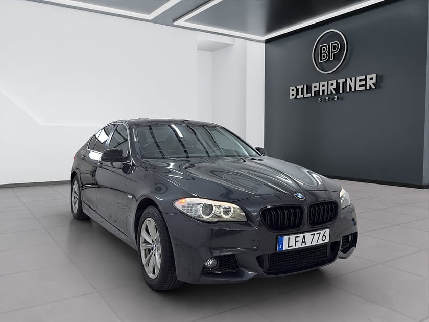 Bild 2 av BMW 523i Sedan 523 Steptronic/M Front/Backkamera/Fullservad
