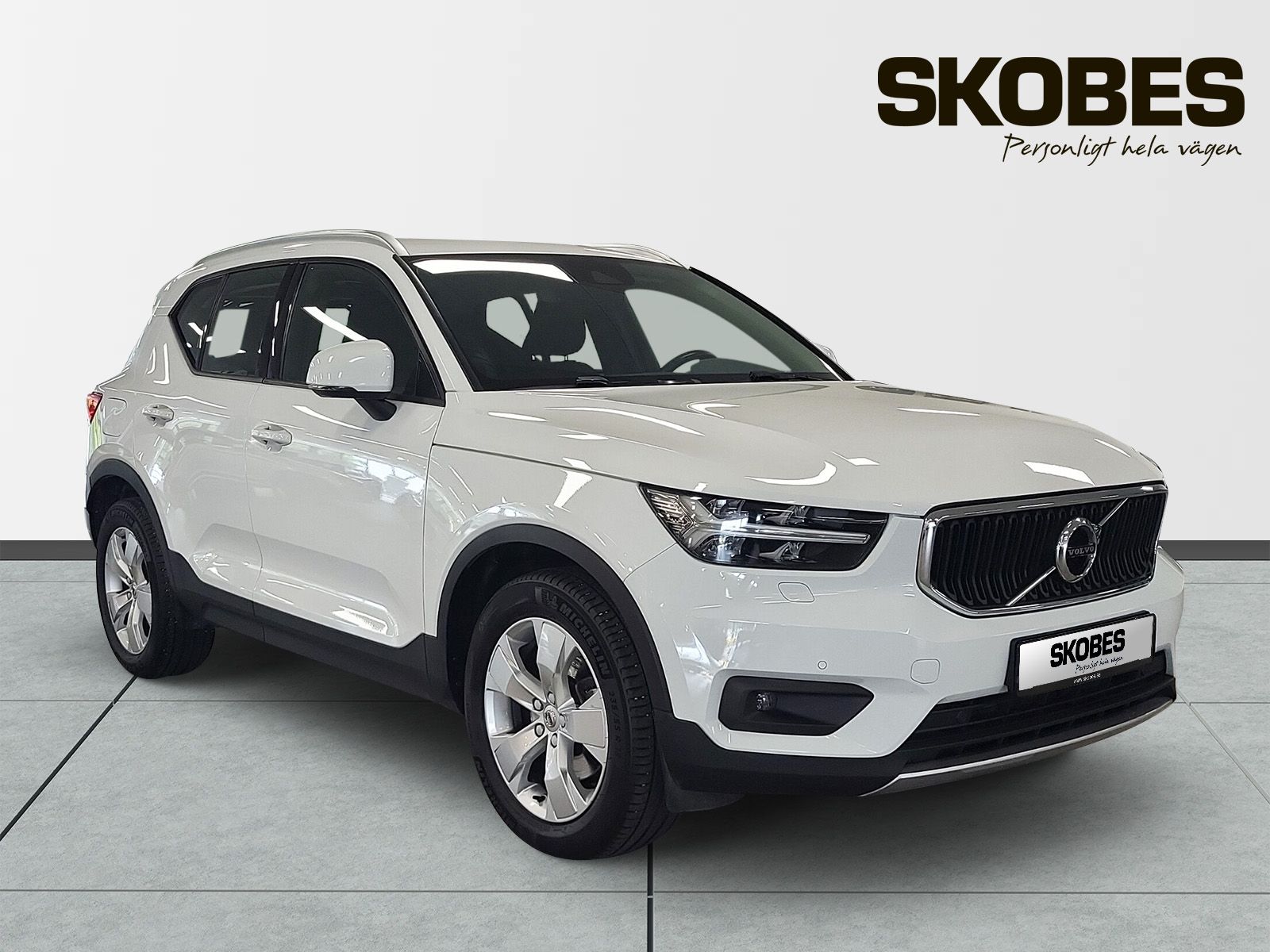 Volvo XC40 B4 FWD Bensin Momentum Advanced SE