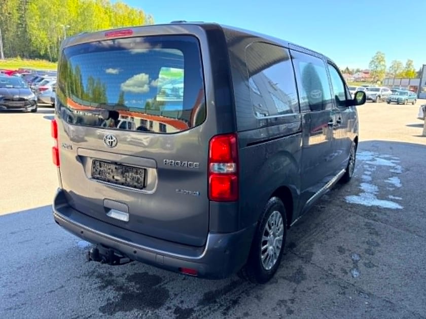 Bilde 4 av Toyota Proace Electric Lav km I Kompl. service I Meget velholdt (Comfort L1)