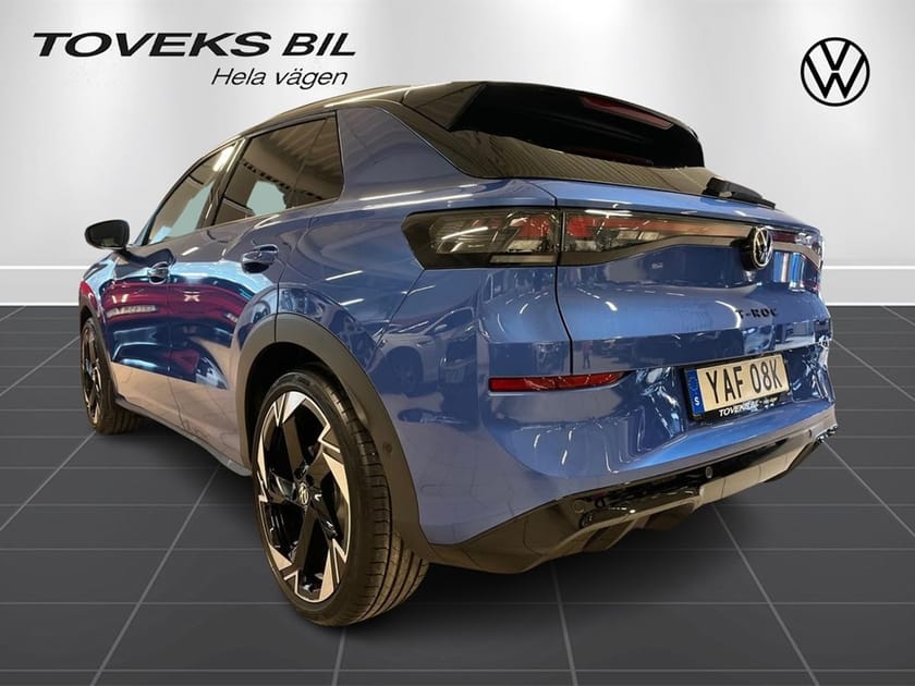 Bild 3 av Volkswagen T-Roc R-Line Black eTSI 150hk I Drag I OMG LEV