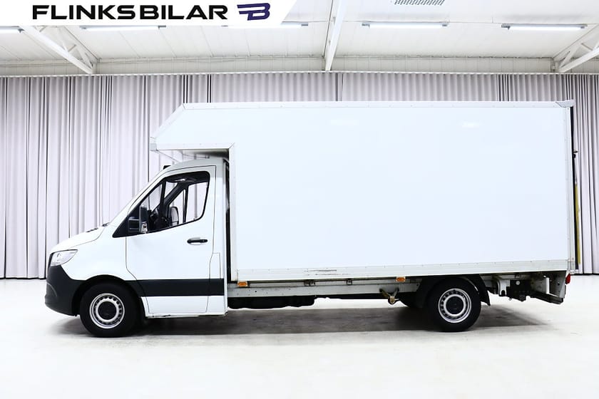 Bild 1 av Mercedes-Benz Sprinter 316 CDI Chassi Automat|Volymskåp|BG-Lyft|Överhäng|Flyttbil