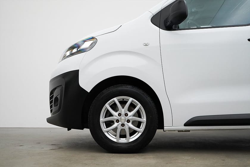 Bild 2 av Fiat Scudo Skåpbil Maxi / 145hk / Moms / Värmare / Kamera