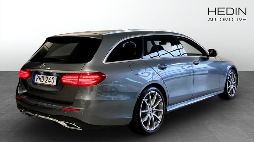 Bild 2 av Mercedes-Benz E 220 T d / AMG Sport Edition / Drag / 360-kam / Minne
