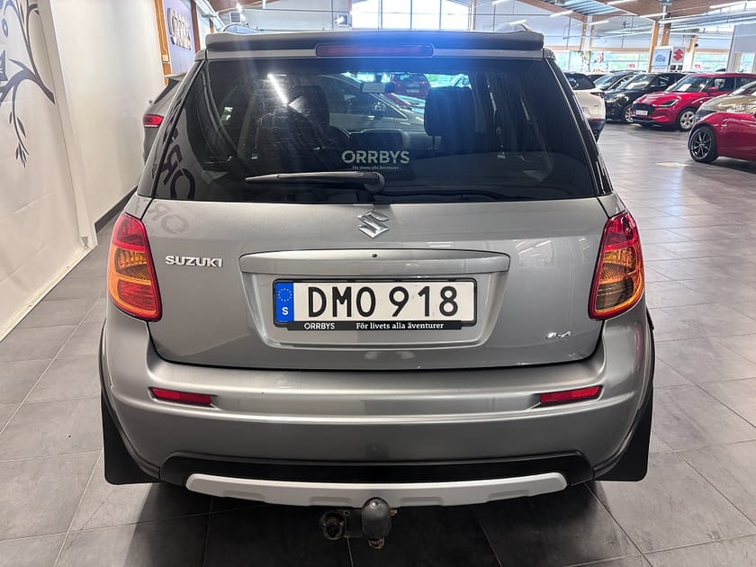 Bild 4 av Suzuki SX4 1.6 DOHC 16V VVT 4x4 120Hk Drag Motorvärmare V-hjul