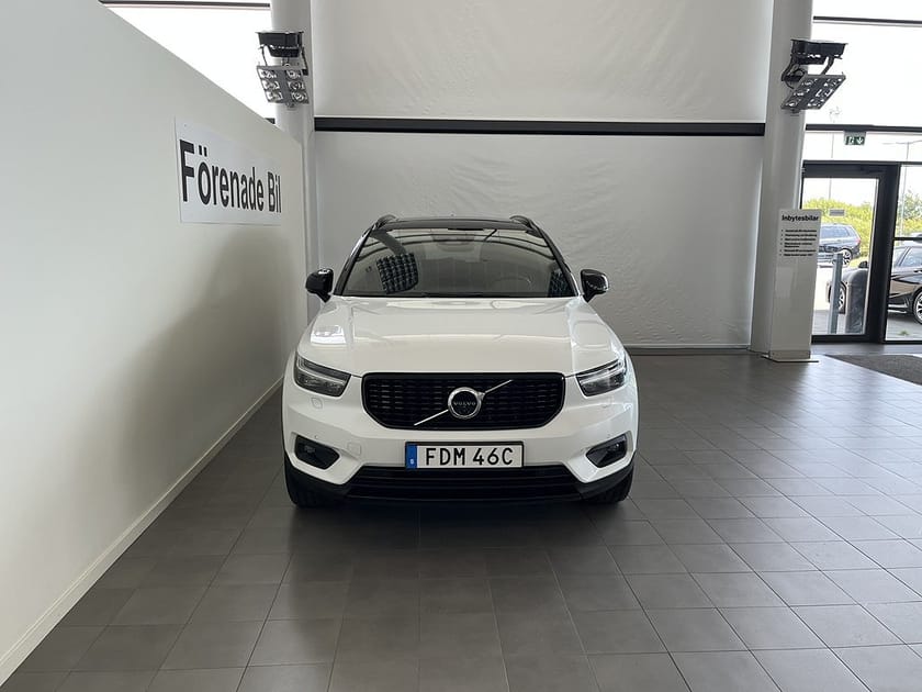 Bild 2 av Volvo XC40 Volvo B4 R-Design Panorama 360° Kamera PilotAssist