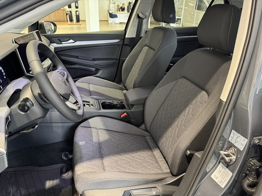 Bild 4 av Volkswagen Golf LIFE eTSI 150hk LAGERKAMPANJ!