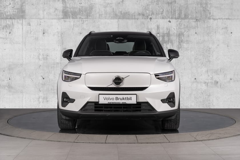 Bilde 4 av Volvo XC40 Recharge Twin motor Plus 408 hk. Varmepumpe/VOC/Krok/Induktiv lader