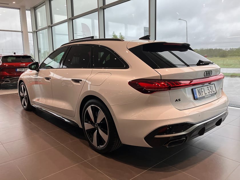 Bild 3 av Audi A5 Avant e-hybrid quattro 367hk S-line EDT one