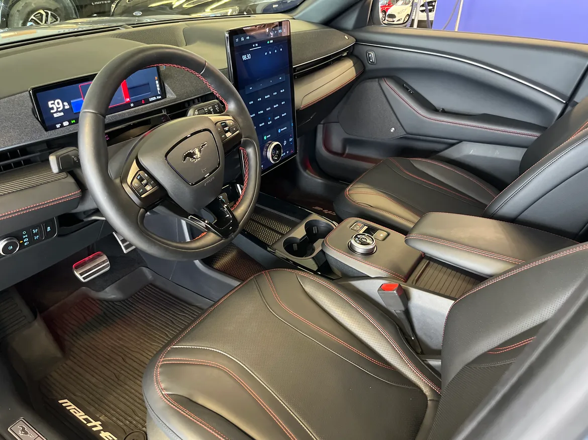 Ford Mustang Mach-E Standard Range AWD