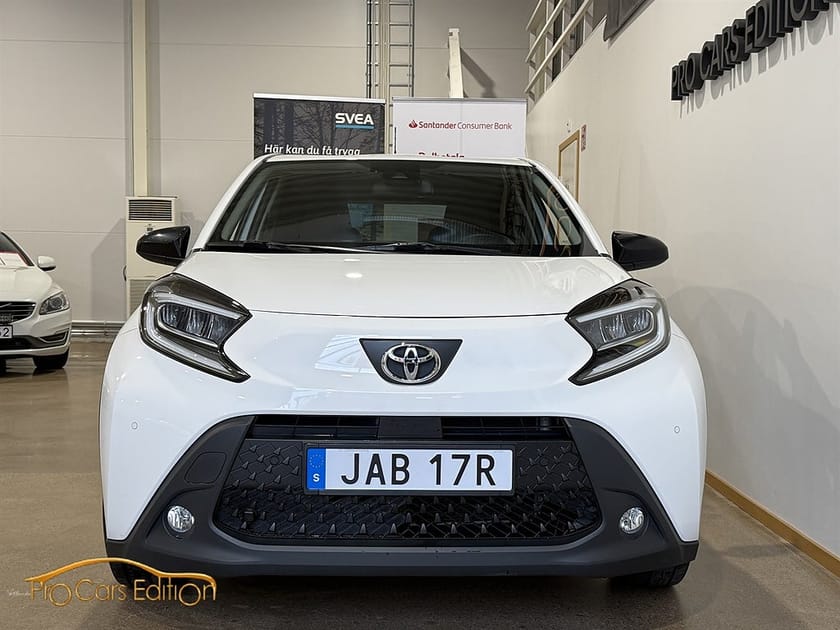 Bild 2 av Toyota Aygo X 1.0 Automat | 72hk Play |Carplay|B-Kamera|SoV|