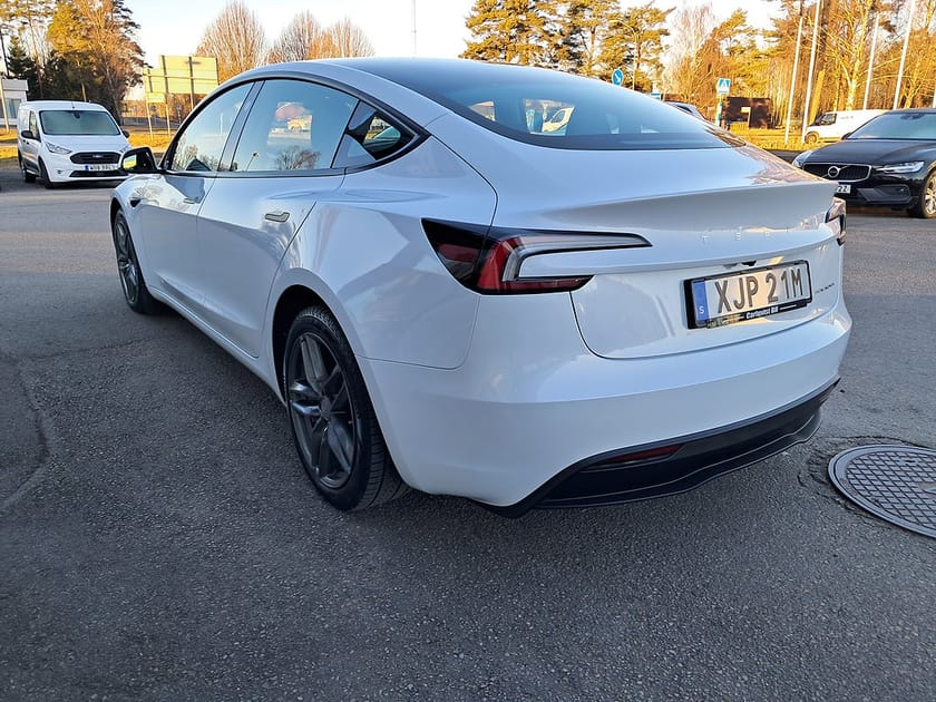 Bild 4 av Tesla Model 3 Long Range AWD 498HK 4x4 Läder Panorama elbil