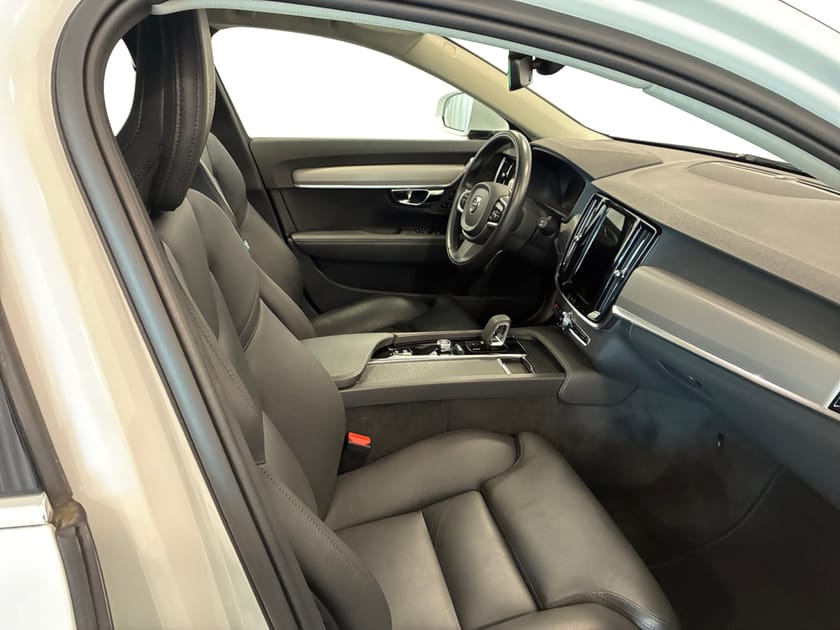 Bild 4 av Volvo V90 B4 AWD Diesel Momentum Advanced Edt