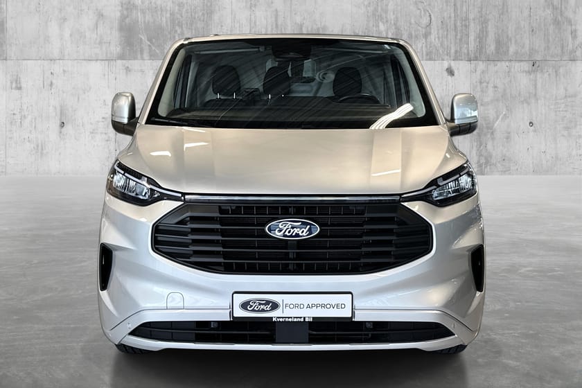 Bilde 2 av Ford Transit Custom 320 L1/170HK/AWD/Automat/Webasto/Takstativ