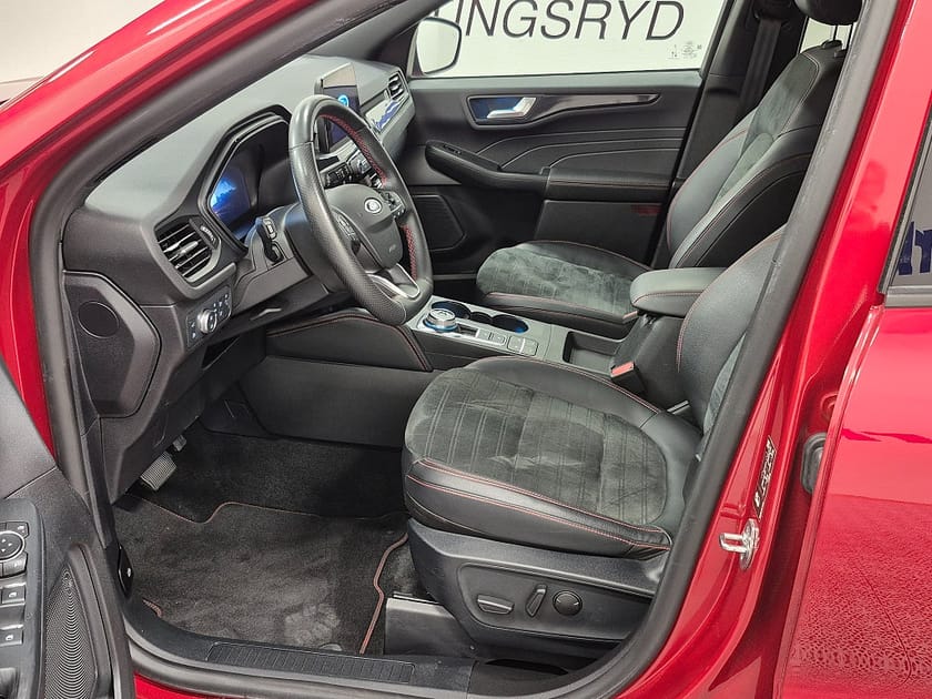 Bild 2 av Ford Kuga Plug-In Hybrid ST-Line Plug in 225HK