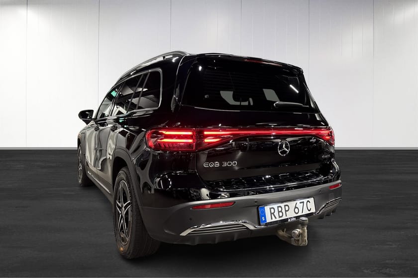 Bild 3 av Mercedes-Benz EQB 300 4MATIC AMG Line  Advanced Drag Moms Bilia Days26