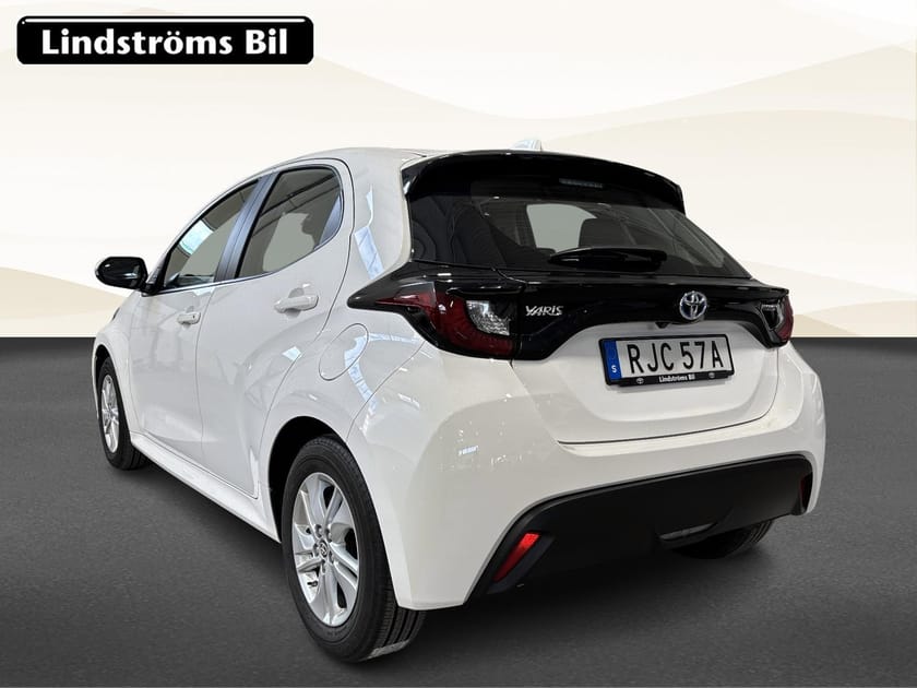 Bild 4 av Toyota Yaris Hybrid CVT, Sommar & Vinterhjul