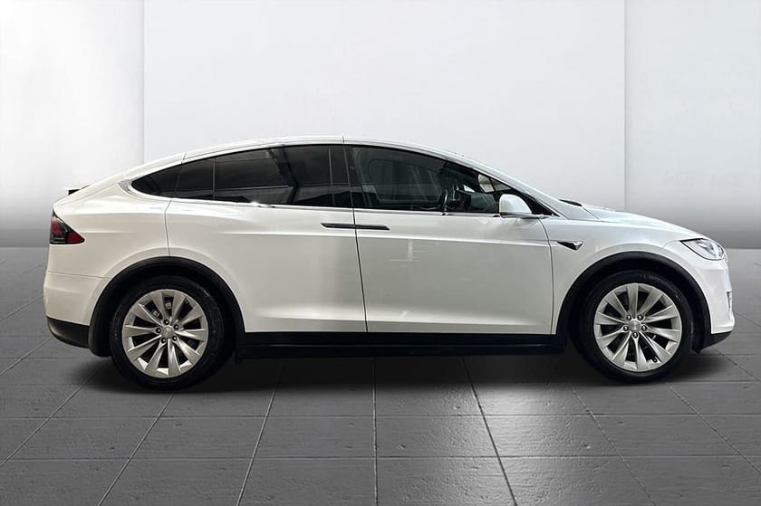 Bild 2 av Tesla Model X 90D FRI SUPERCHARGE 7-sits AP Drag Luftfj Köld