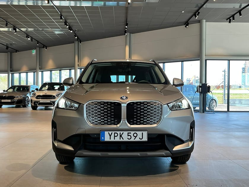 Bild 2 av BMW iX1 eDrive20 Farthållare Rattvärme Drag 4,95%
