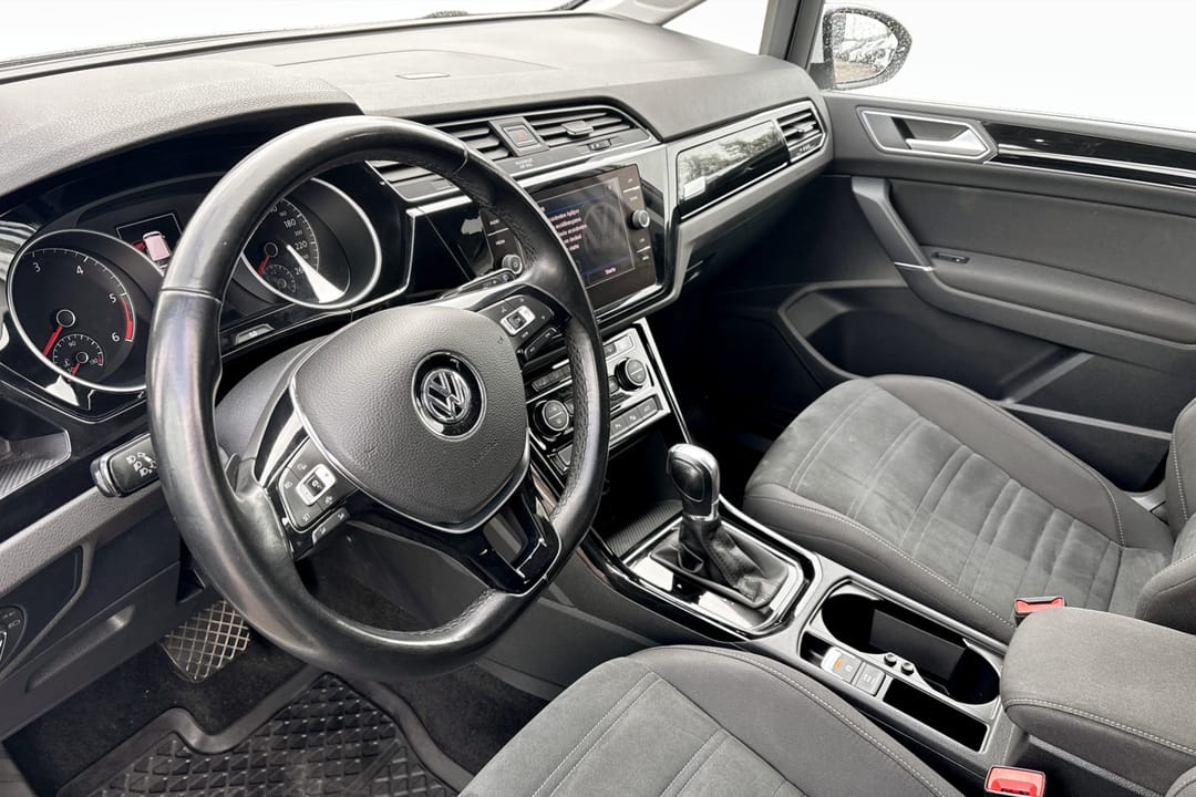 Volkswagen Touran 7-seater