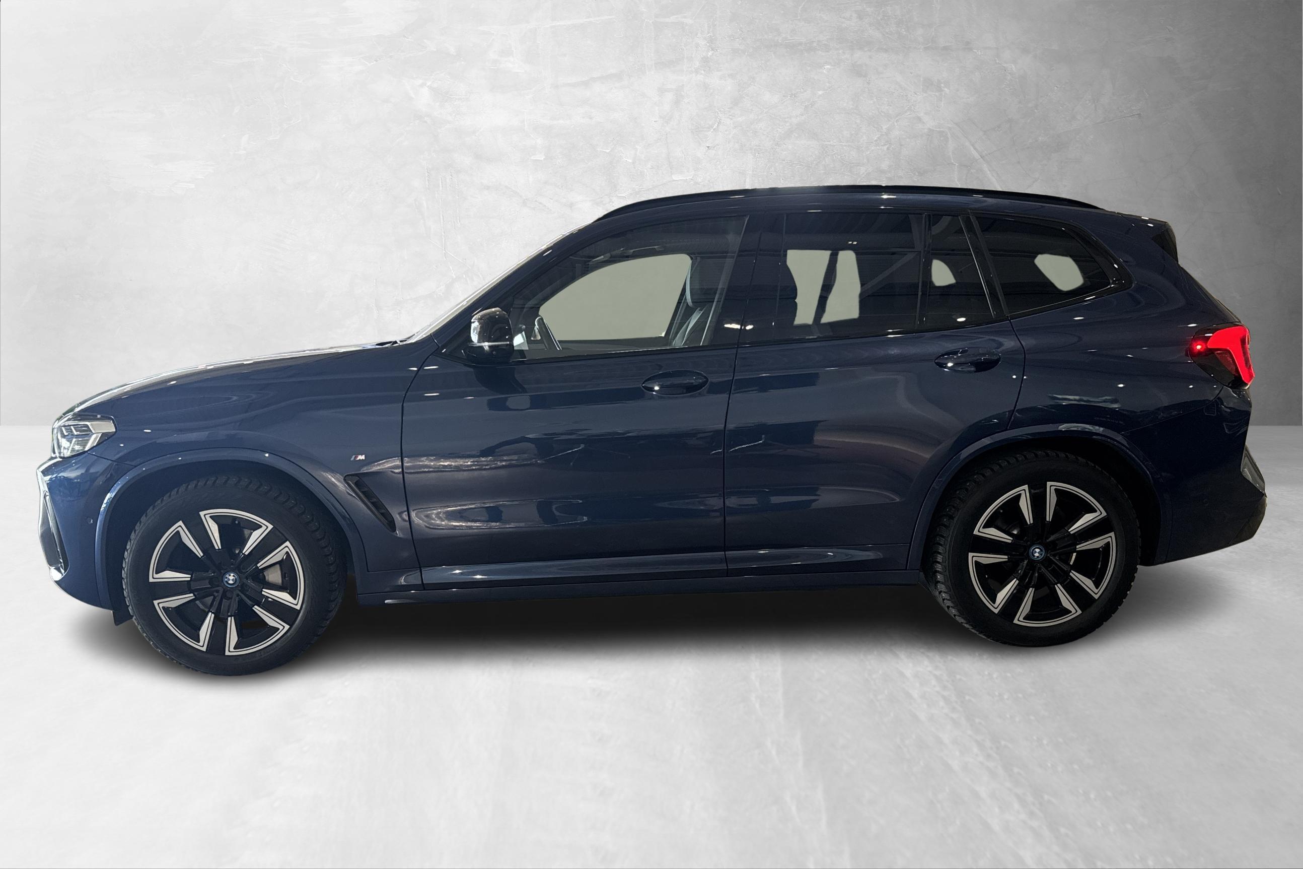 Thumnail bilde 1 av BMW iX3