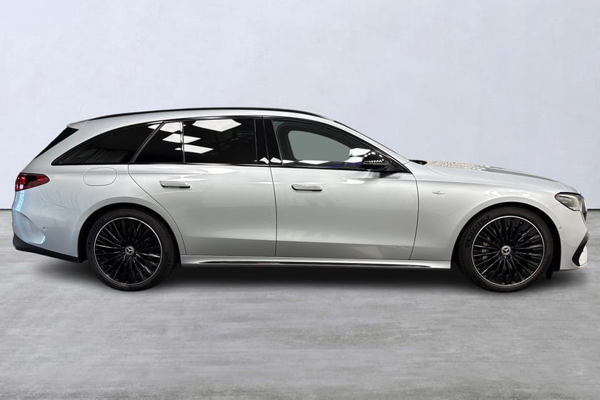 Bild 3 av Mercedes-Benz E 300 de 4MATIC T AMG line Premium