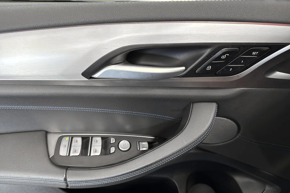 picture of a car