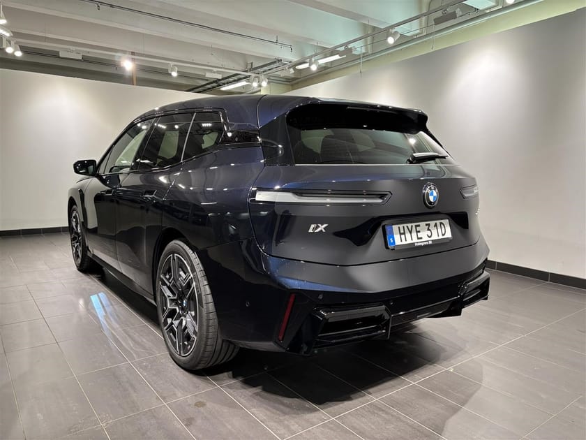 Bild 5 av BMW iX xDrive60 M Sport Pro Supercharged Ed Drag DA Pro B W
