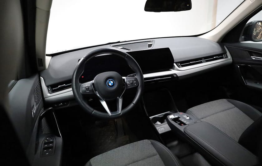 Bild 3 av BMW iX1 xDrive30 | Dragkrok | Rattvärme | Backkamera | Navi