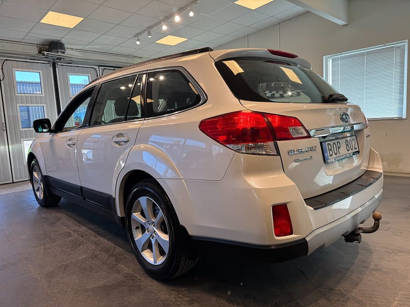 Bild 3 av Subaru Outback 2.5 4WD Aut Drag M-Värmare 173hk