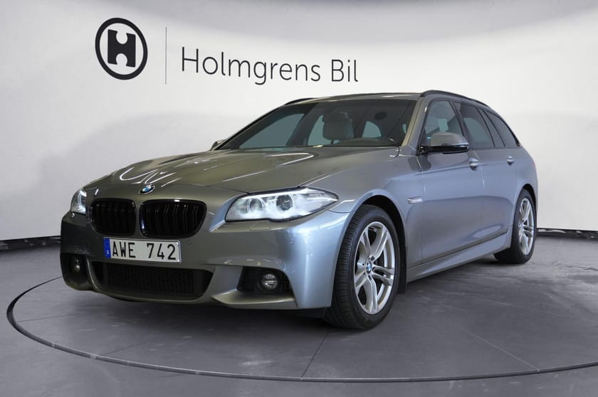 Bild 1 av BMW 520d xDrive Touring M-Sport Drag Rattvärme