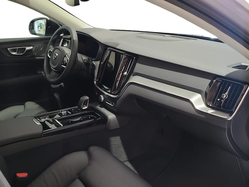 Bild 4 av Volvo V60 T6 Plus Dark Nordic Edition. Demo.